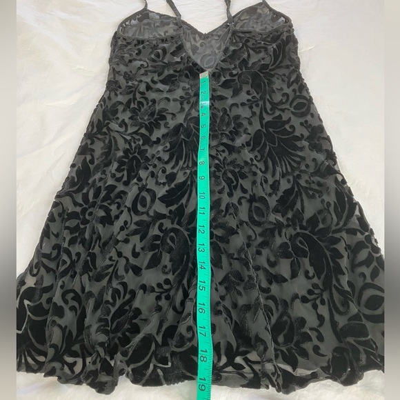 Y2K Black silk velvet burnout chemise, Victoria’s Secret size M - Picture 8 of 14